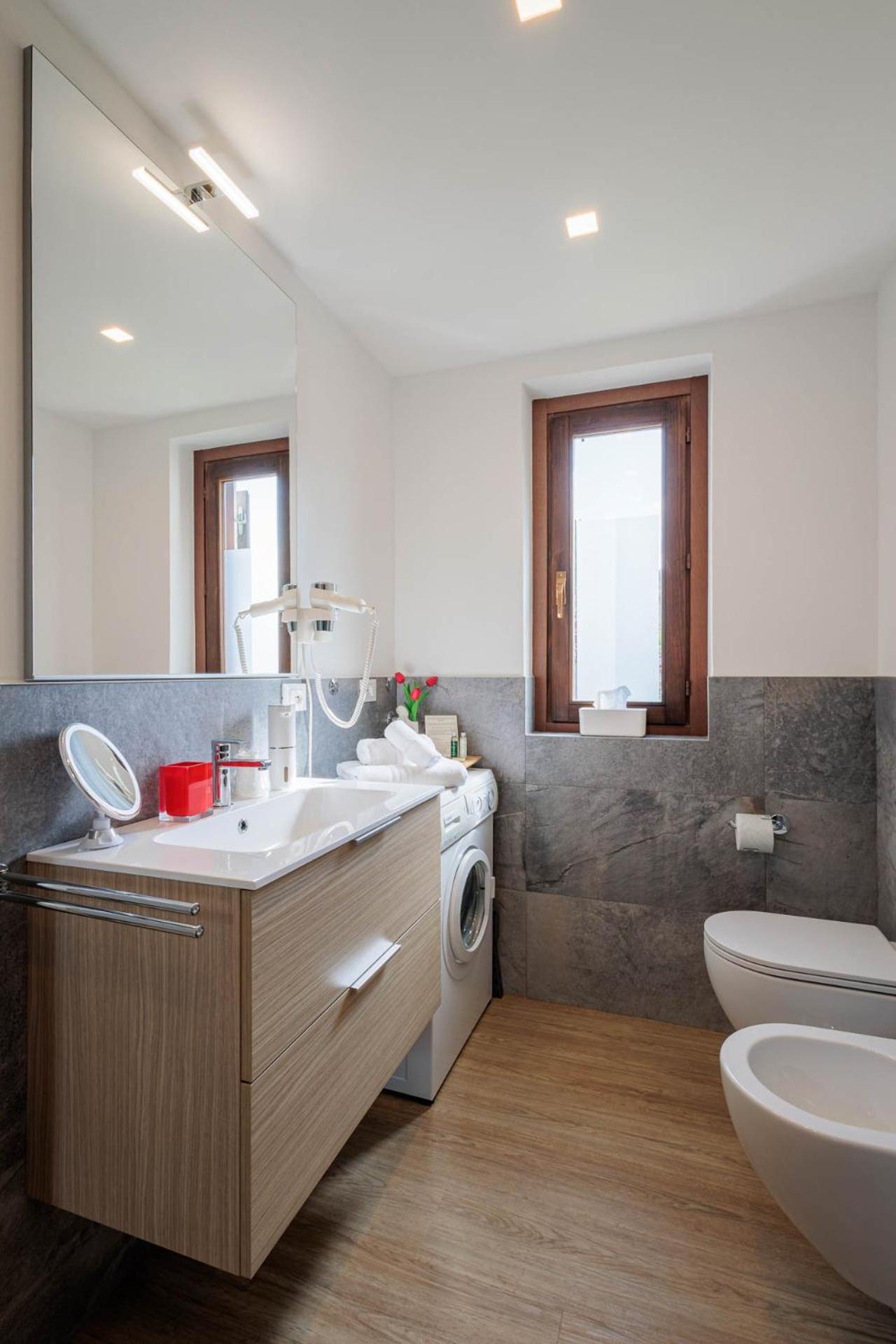 Revo Apartments - Rocca Fiorita アプリーカ エクステリア 写真
